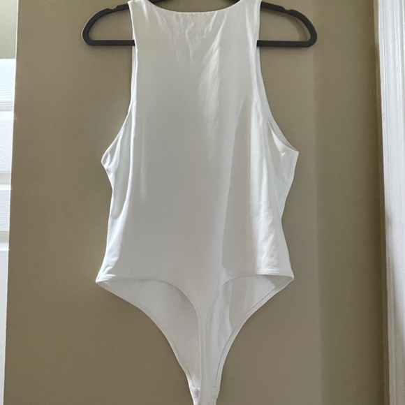 Aritzia Babaton Contour 90s Bodysuit Crewneck XL - Picture 4 of 4